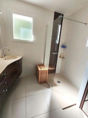MAISON DE PLAIN-PIED SUR GRAND TERRAIN DE 2 607 M2 -- MACHECO