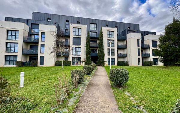 Appartement à vendre    2 pièces • 42 m2 Floirac