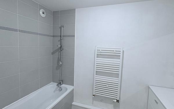 Appartement à vendre    3 pièces • 61,95 m2 Bordeaux