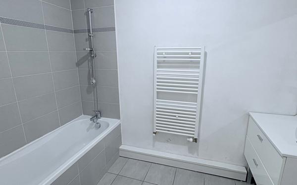 Appartement à vendre    3 pièces • 61,95 m2 Bordeaux