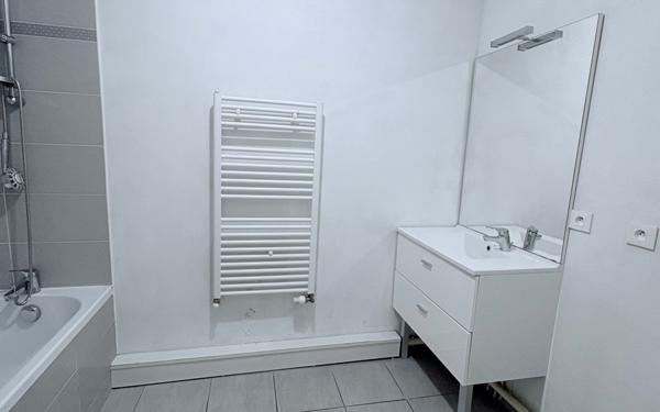 Appartement à vendre    3 pièces • 61,95 m2 Bordeaux