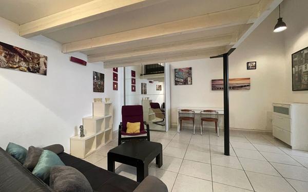 Appartement à louer    1 pièce •  Claira