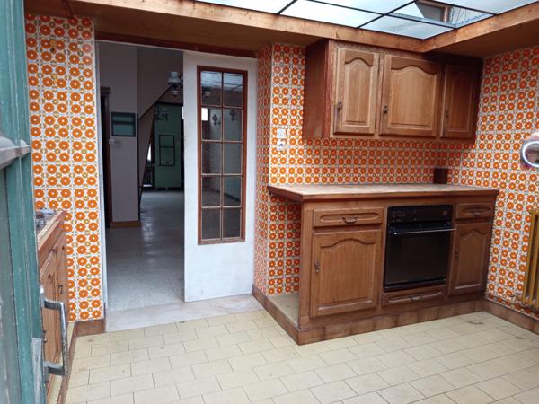 Maison avec potentiel à 2 pas du métro