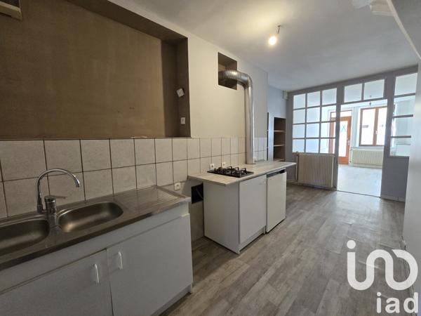 Maison 5 pièces de 121 m² à Floing (08200)