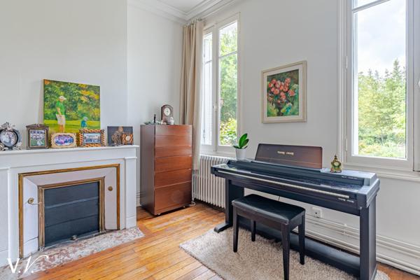 MAISON FAMILIALE DE STANDING- ST SEURIN