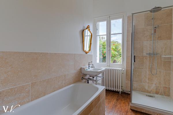 MAISON FAMILIALE DE STANDING- ST SEURIN