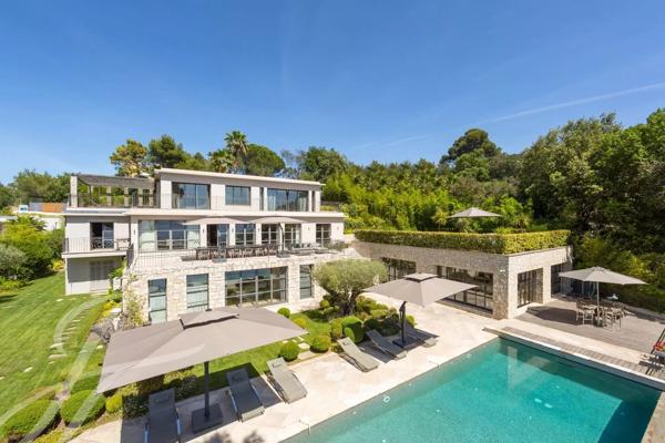 Hauteurs de Cannes Splendide Villa avec Vue Mer de Rêve