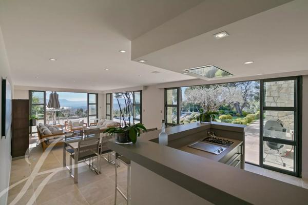 Hauteurs de Cannes Splendide Villa avec Vue Mer de Rêve