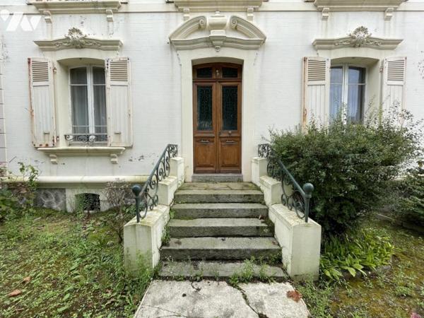 Courtoiville / Villa en pierres à rénover de 220m² avec un garage
