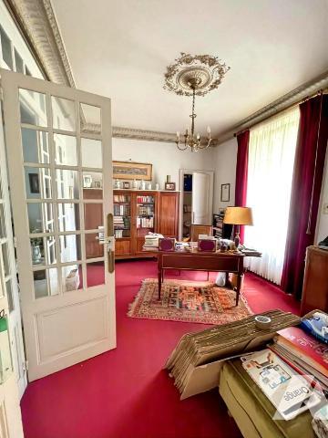 Courtoiville / Villa en pierres à rénover de 220m² avec un garage