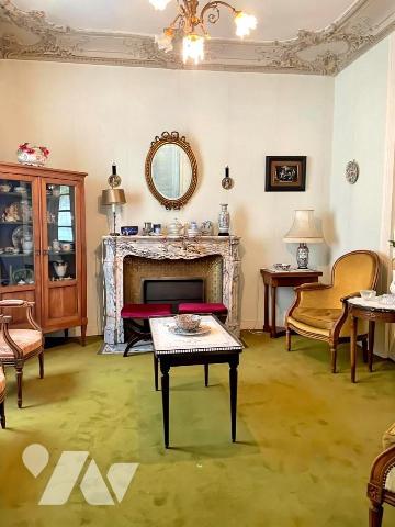 Courtoiville / Villa en pierres à rénover de 220m² avec un garage