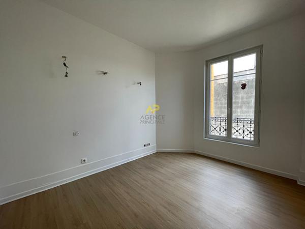 Refait à neuf au pied de la gare 225 000 € ** - Référence 1857