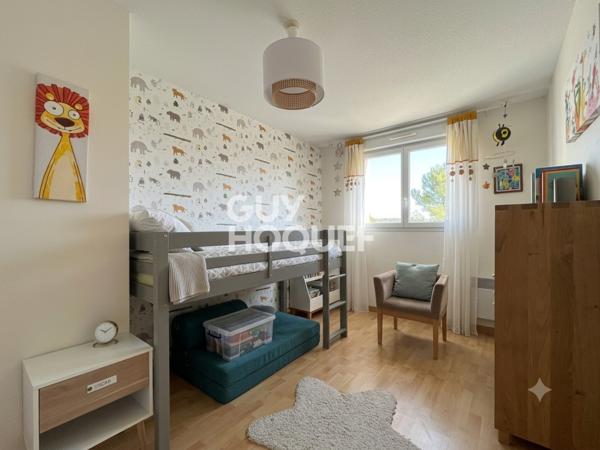 APPARTEMENT T4 DUPLEX - REZ DE JARDIN - 2 PLACES PARKING SOUS-SOL - CLIMATISÉ