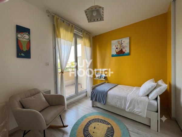 APPARTEMENT T4 DUPLEX - REZ DE JARDIN - 2 PLACES PARKING SOUS-SOL - CLIMATISÉ