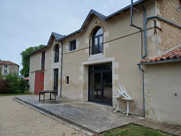 Location Maison 4 pièces 101 m2 à Savigny-Lévescault