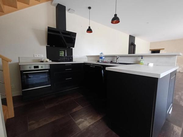 Location Maison 4 pièces 101 m2 à Savigny-Lévescault