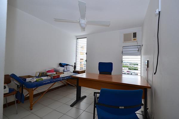 Pointe-à-Pitre (97110) Appartement T4 professions libérales.