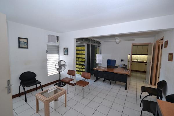 Pointe-à-Pitre (97110) Appartement T4 professions libérales.