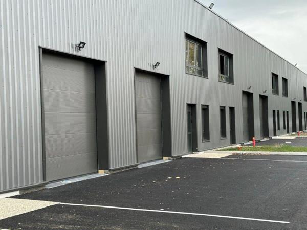 Local/bureau 230 m²à louer TIGNIEU JAMEYZIEU (38)