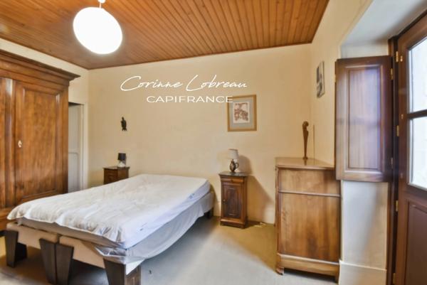 Maison en pierres à vendre à CHEVAGNY LES CHEVRIERES (71)