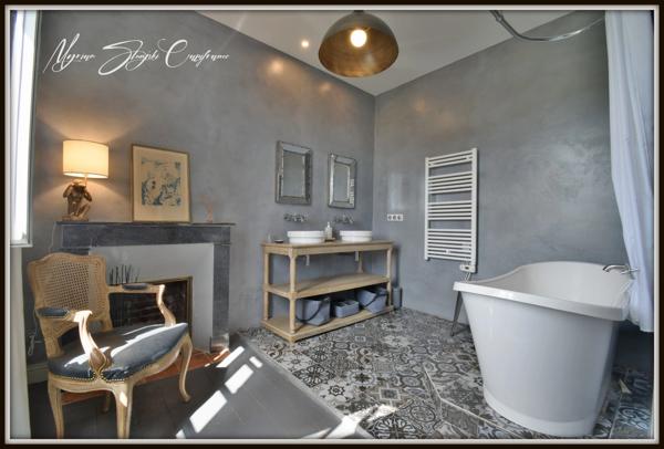 MONT DE MARSAN (40), à vendre, propriété d'exception de 420 m² au calme avec dépendance.