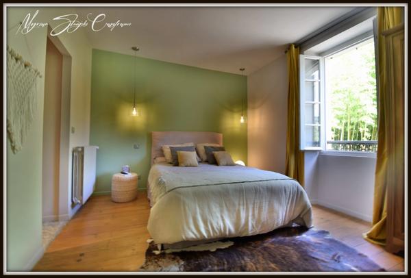 MONT DE MARSAN (40), à vendre, propriété d'exception de 420 m² au calme avec dépendance.