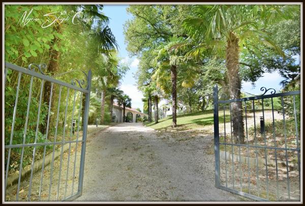 MONT DE MARSAN (40), à vendre, propriété d'exception de 420 m² au calme avec dépendance.