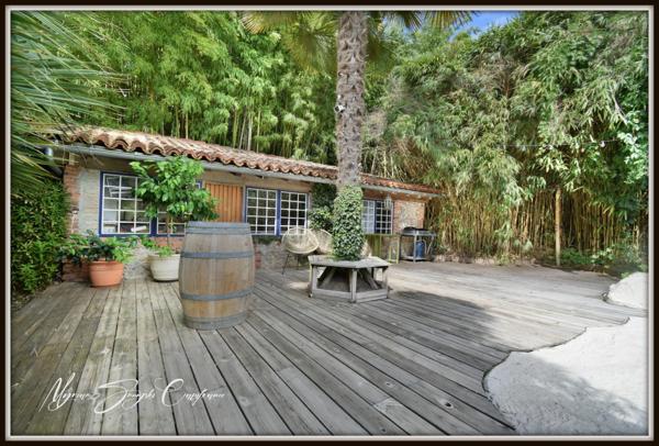 MONT DE MARSAN (40), à vendre, propriété d'exception de 420 m² au calme avec dépendance.
