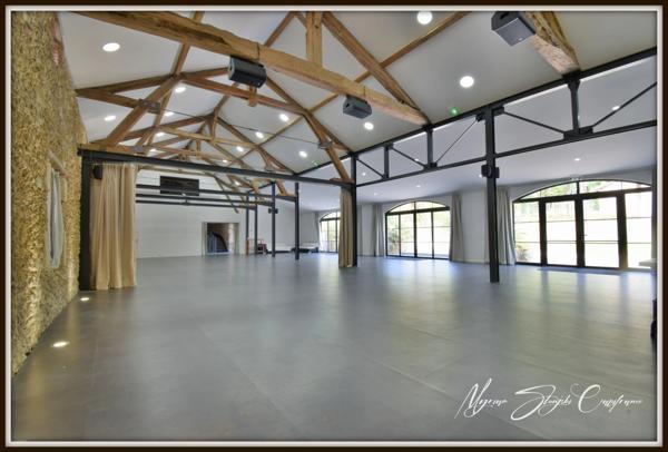 MONT DE MARSAN (40), à vendre, propriété d'exception de 420 m² au calme avec dépendance.