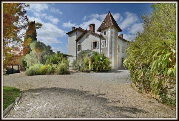 MONT DE MARSAN (40), à vendre, propriété d'exception de 420 m² au calme avec dépendance.