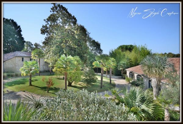 MONT DE MARSAN (40), à vendre, propriété d'exception de 420 m² au calme avec dépendance.