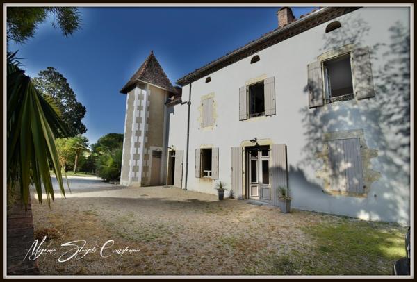 MONT DE MARSAN (40), à vendre, propriété d'exception de 420 m² au calme avec dépendance.