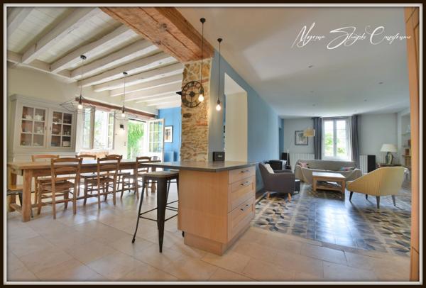 MONT DE MARSAN (40), à vendre, propriété d'exception de 420 m² au calme avec dépendance.