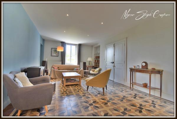 MONT DE MARSAN (40), à vendre, propriété d'exception de 420 m² au calme avec dépendance.
