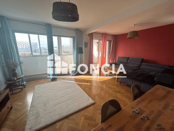 Location Appartement meublé 3 pièces 93 m² - 19 BOULEVARD RABATAU Marseille 13008