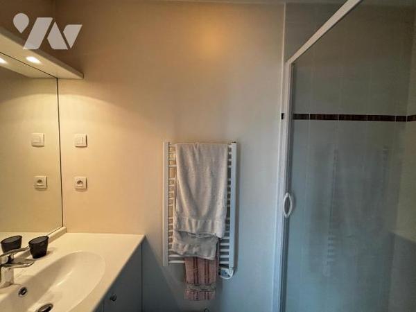 EXCLUSIVITÉ RENNES AVENUE SERGENT MAGINOT : GRAND TYPE 4 DERNIER ÉTAGE AVEC DEUX TERRASSES ET G...