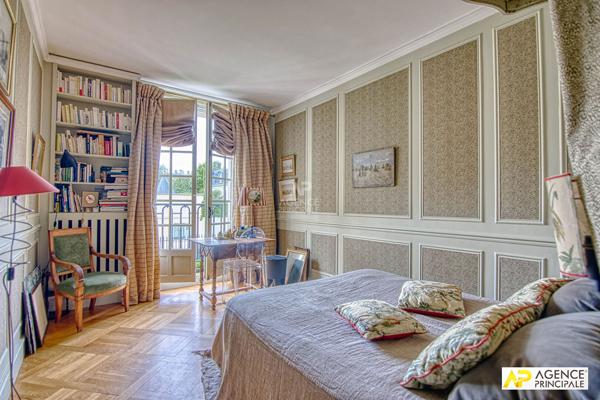 Versailles Ermitage Appartement 4 pièces 110 m² situé au 1er étage avec ascenseur, terrasse plein sud, cave et parking 1 145 000 € **  - Référence  28224