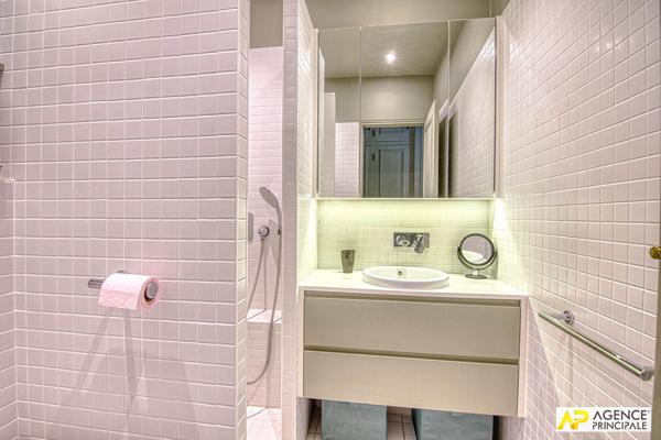 Versailles Ermitage Appartement 4 pièces 110 m² situé au 1er étage avec ascenseur, terrasse plein sud, cave et parking 1 145 000 € **  - Référence  28224