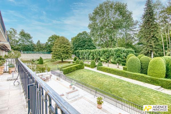 Versailles Ermitage Appartement 4 pièces 110 m² situé au 1er étage avec ascenseur, terrasse plein sud, cave et parking 1 145 000 € **  - Référence  28224