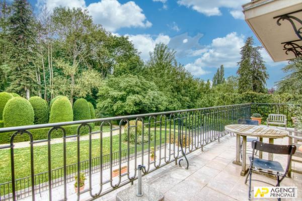 Versailles Ermitage Appartement 4 pièces 110 m² situé au 1er étage avec ascenseur, terrasse plein sud, cave et parking 1 145 000 € **  - Référence  28224