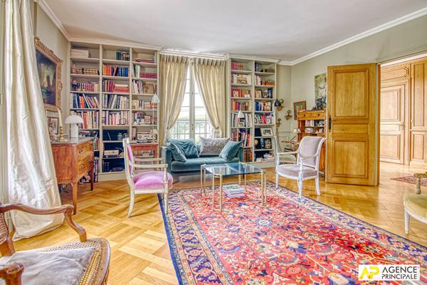 Versailles Ermitage Appartement 4 pièces 110 m² situé au 1er étage avec ascenseur, terrasse plein sud, cave et parking 1 145 000 € **  - Référence  28224