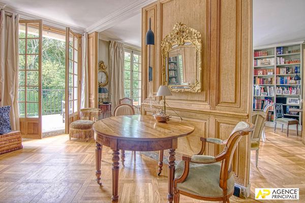 Versailles Ermitage Appartement 4 pièces 110 m² situé au 1er étage avec ascenseur, terrasse plein sud, cave et parking 1 145 000 € **  - Référence  28224