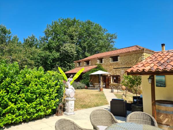 Fabuleuse maison en pierre avec 3 chambres et piscine