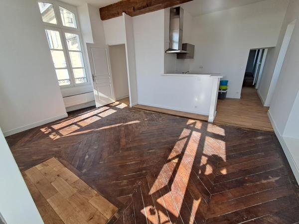 Appartement
                                                                                                                                                                                                                                                                                                                        2 pièce(s)                                                                                                                                                                                                          1 chambre(s)                                                                                                                                                                                                          53  m²