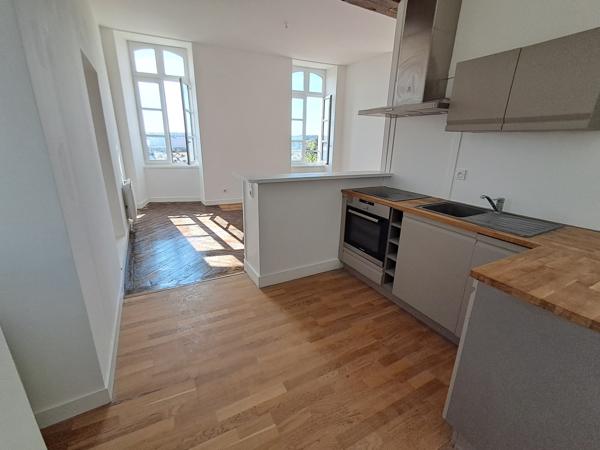 Appartement
                                                                                                                                                                                                                                                                                                                        2 pièce(s)                                                                                                                                                                                                          1 chambre(s)                                                                                                                                                                                                          53  m²
