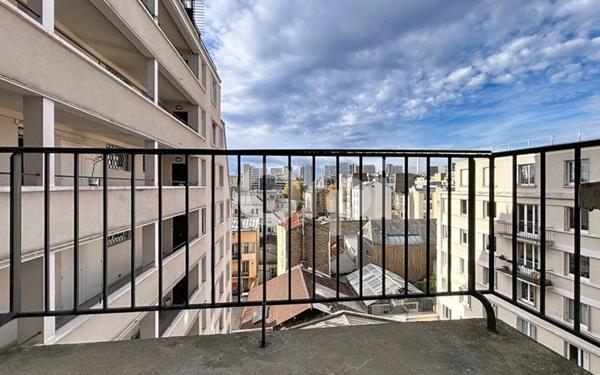 Appartement à vendre    2 pièces • 45 m2 Paris 15