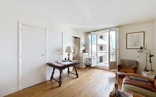 Appartement à vendre    2 pièces • 45 m2 Paris 15