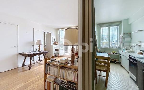 Appartement à vendre    2 pièces • 45 m2 Paris 15
