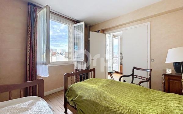 Appartement à vendre    2 pièces • 45 m2 Paris 15