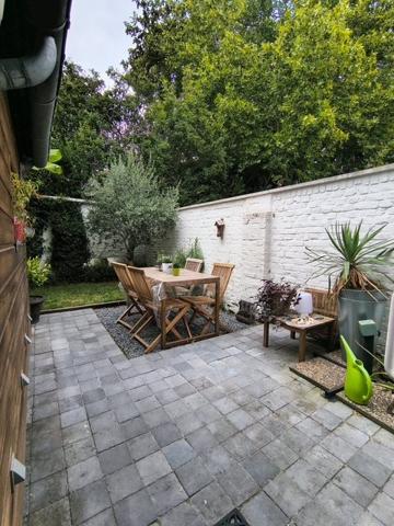 Maison mitoyenne 2 côtés La Madeleine Secteur La Madeleine 133 m²